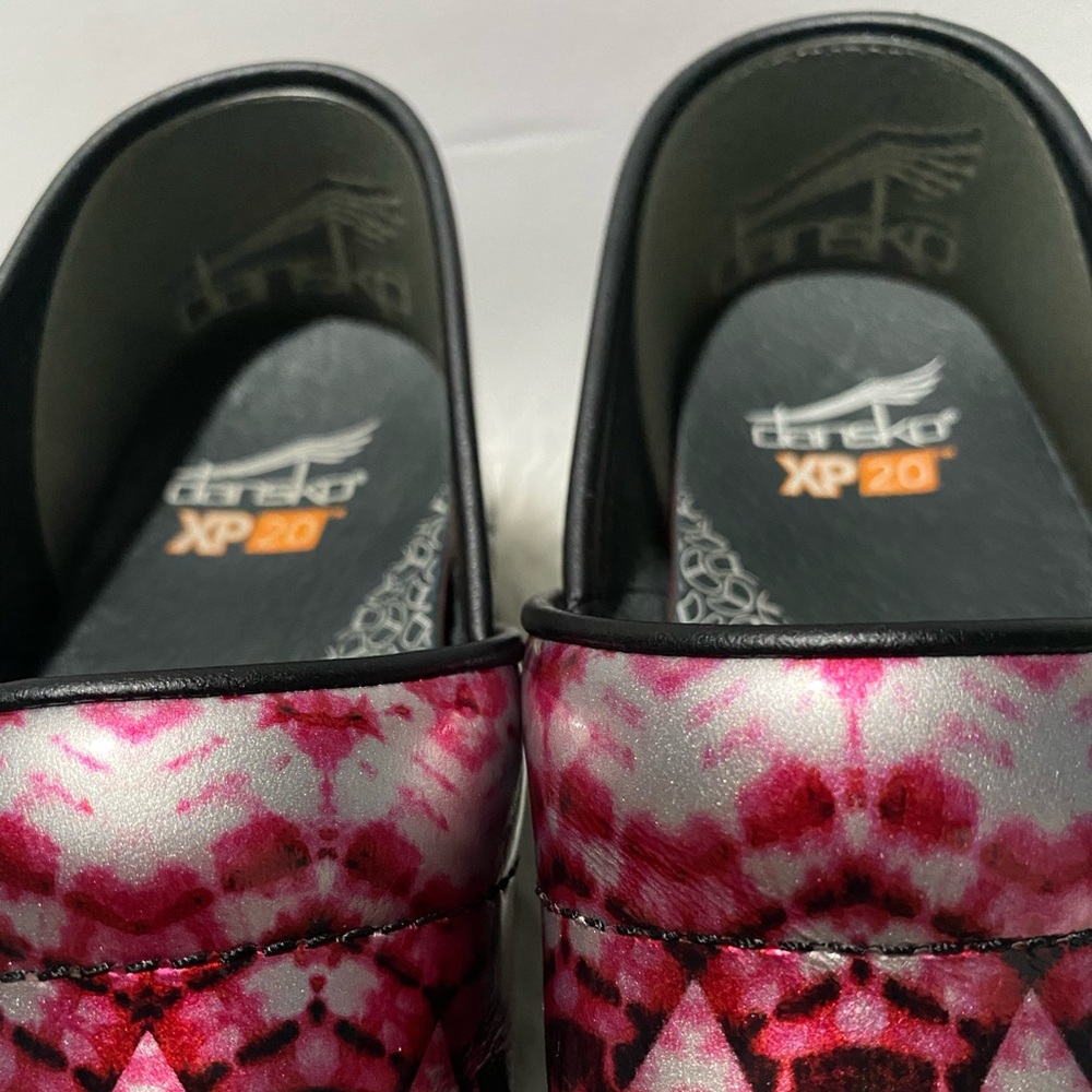 Dansko XP 2.0 Clogs - Picture 4 of 7